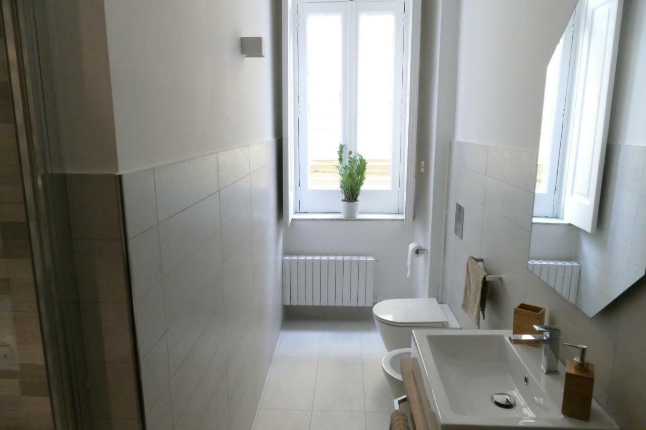 Luxury Manfredi Apartment Σαλέρνο Εξωτερικό φωτογραφία