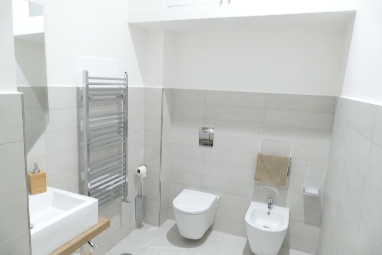 Luxury Manfredi Apartment Σαλέρνο Εξωτερικό φωτογραφία
