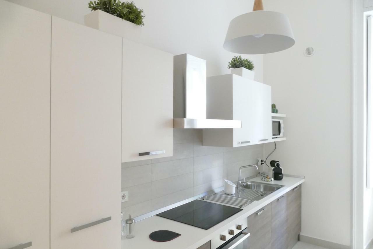 Luxury Manfredi Apartment Σαλέρνο Εξωτερικό φωτογραφία